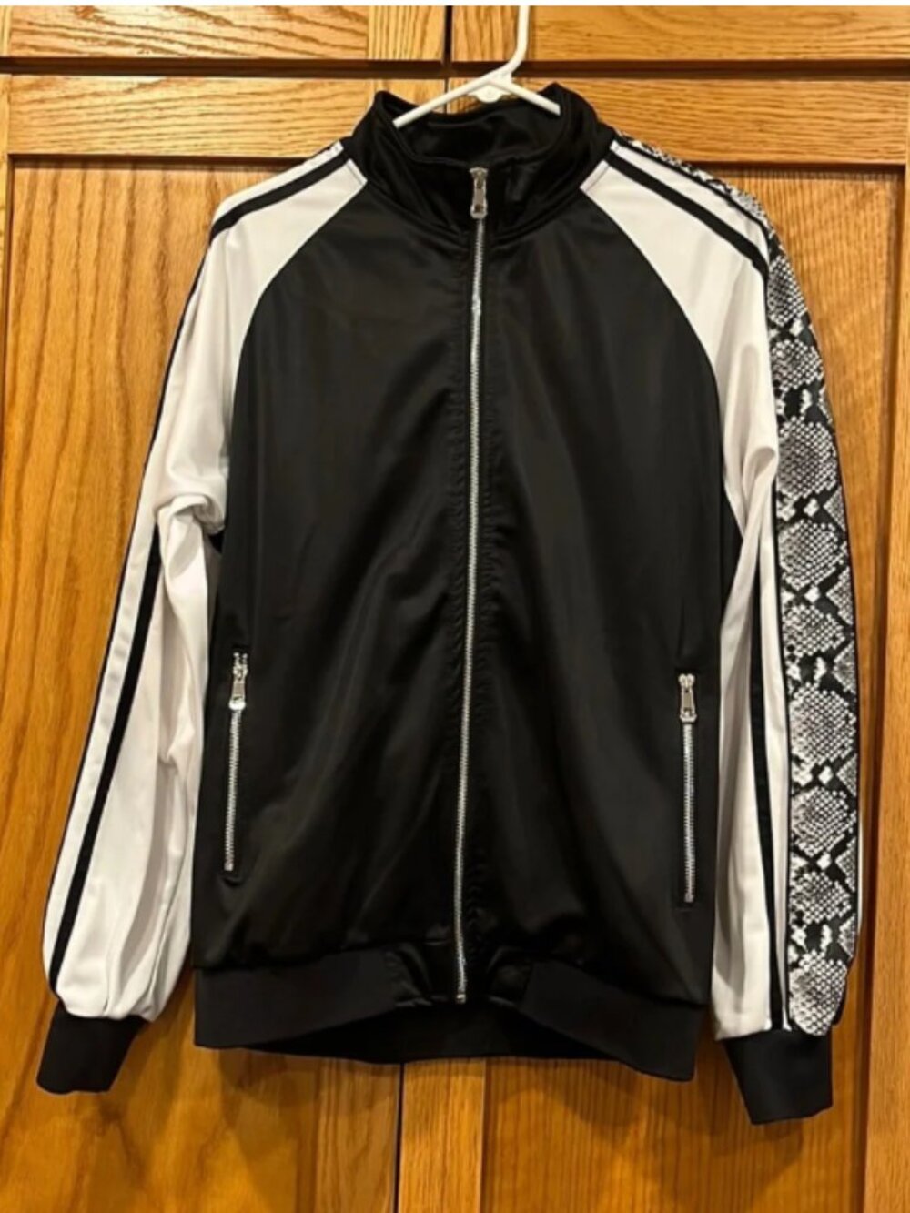 (2-Piece) Fashion Nova Men Snakeskin DetaiL Jacket and Pants